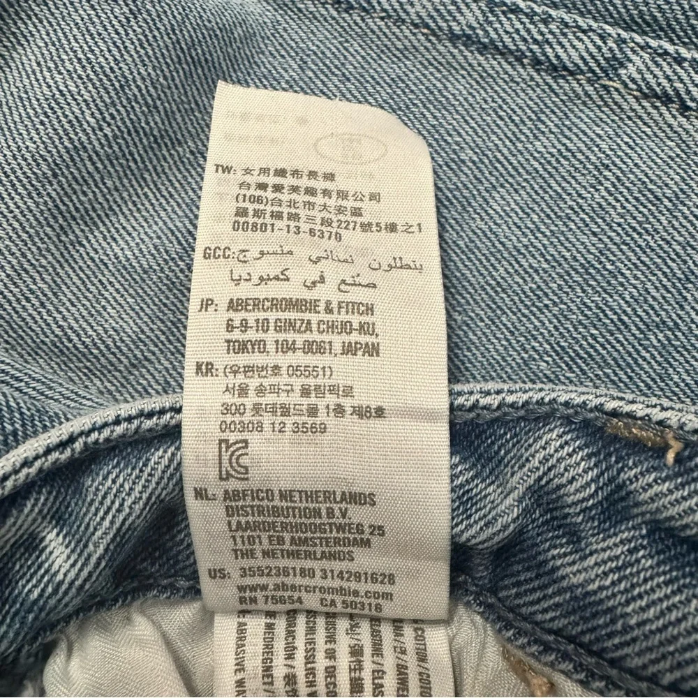 Hollister bundle items